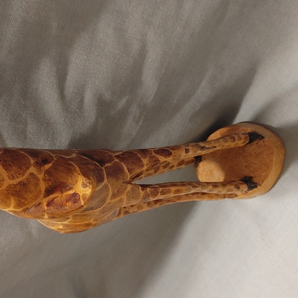 đŚ Wooden Giraffe - Picture 9 of 13
